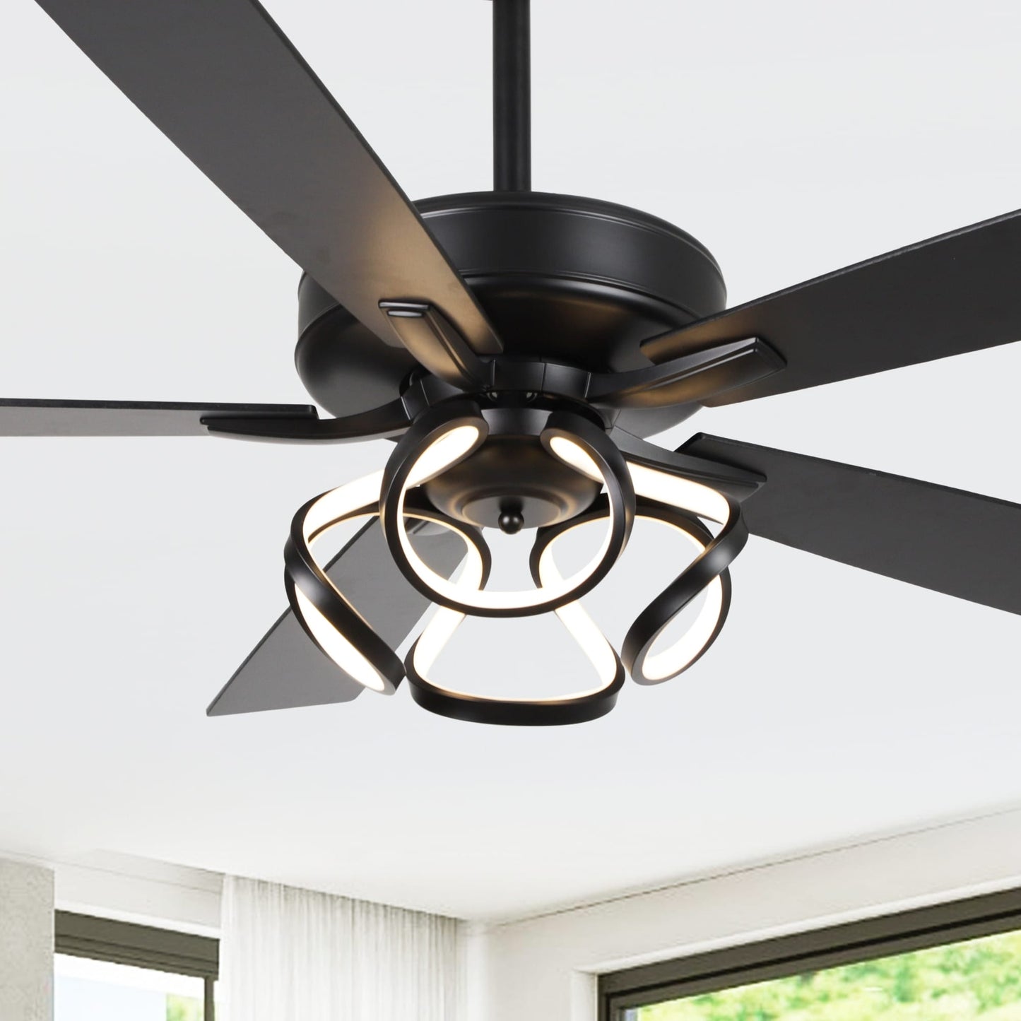 Ventilateur de plafond LED moderne d'intérieur chromé/noir à intensité variable avec lumière et télécommande